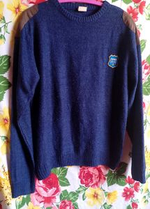 Cozy blue sweater! 💙