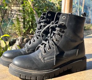 Black Boots