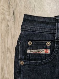 Ma1907 basique jeans waist 28 inches