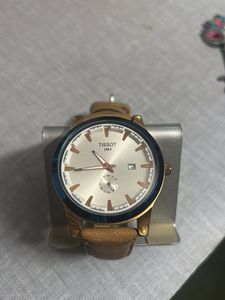 BRAND NEW WRIST WATCH.
