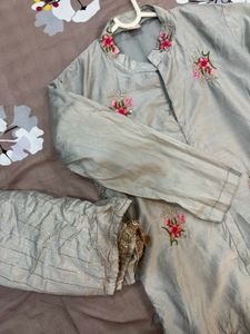 Floral Embroidered Kurta