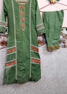 Pakistani Green Embroidered Kurta Set