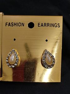 Pearl Combo Stud
