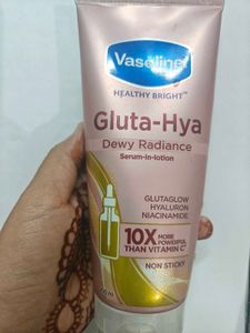 Vaseline Gluta Hya Moisturizer
