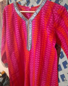 🔥🔥Pink Ikkat Embroidered Kurti