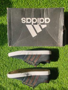 Adidas Samba Series  Sneakers Size UK 9