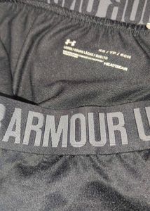 SOLID Black 🖤 Under Armour Ladies TrecK