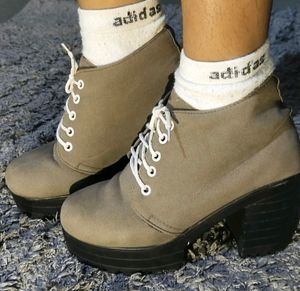 Grey Beautiful Boots For Girls