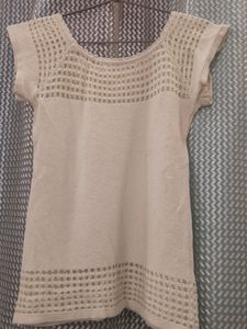 Strechable Top With Netted Design On Neck Bottom