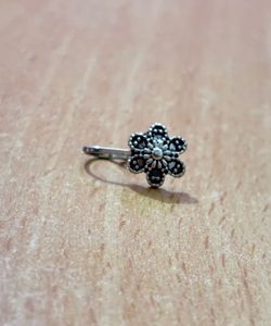 Silver Flower Nose Pin