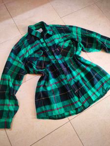 Green Plaid Flannel shaket 🧃🍾🎢🎄🔋📗💸