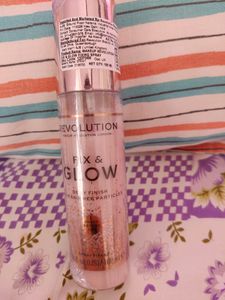 Makeup Revolution London Fix And Glow Spray