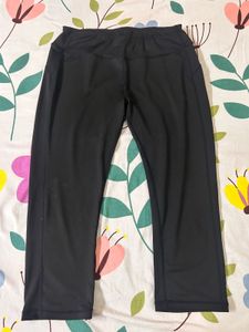 Black 3/4th Leggings