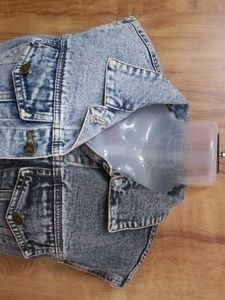 Urbanic..NEW WITHOUT TAG.Two-Tone Denim Vest