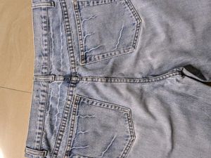 Blue jeans striaght fit