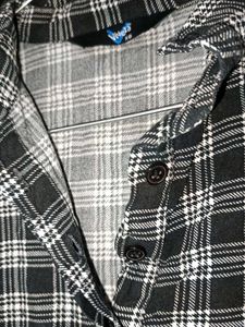 Buttons Shirt (Black)