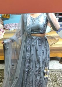 🎉🎉SALE PRICE DROP🎉🎉    Silver lehanga