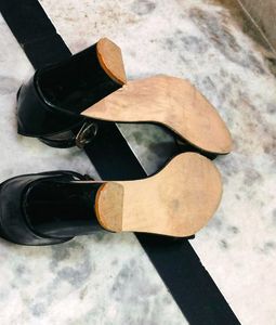 Free Earrings Black Heels For Women And Girls