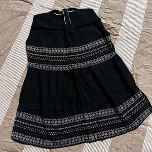 Black Sleeveless Top