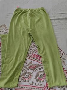Green Leggings In Excellent Condition