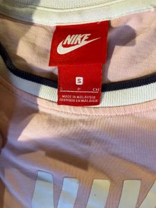 Nike Sportswear Crop Top