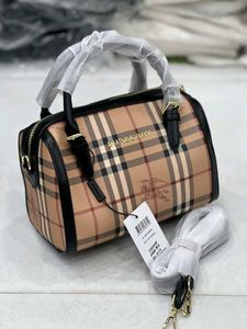 BURBERRY PREMIUM HANDBAG + SLING BAG DUFFLE TYPE