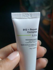 Minimalist B12 Repair Face Moisturizer