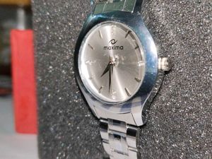 Silver Maxima Watch🩷🎈😍