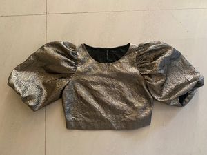 Zara Puffed Sleeves Top🌸