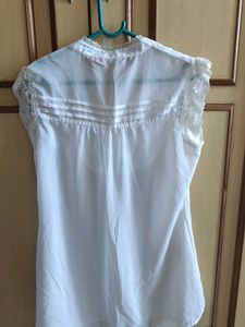 Elle White Top With Lace Trimmings