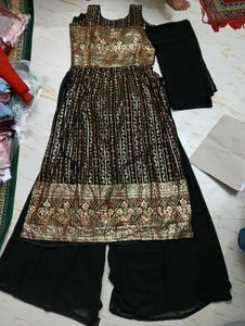 Black &amp; Gold  nayra Set