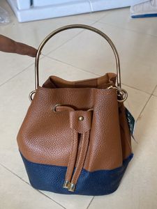 Stylish Color Block Bucket Bag
