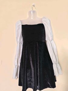 Black And White Long Sleeves Dress