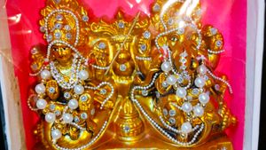 Lakshmi Ganesha Idol