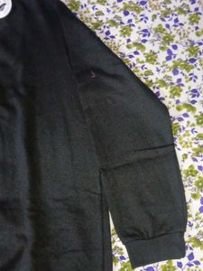 Trendy Black T-shirt m size