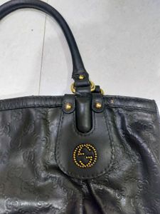 Rare GUCCI BLACK LEATHER DOUBLE G EMBOSSED  Bag