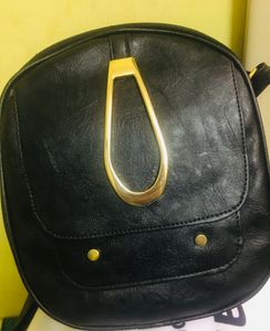 Black stylish sling bag