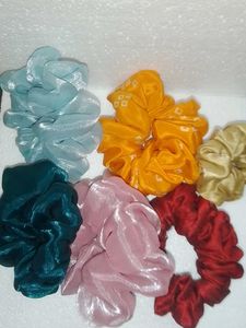 Hand Made Scrunchies ✨🥰