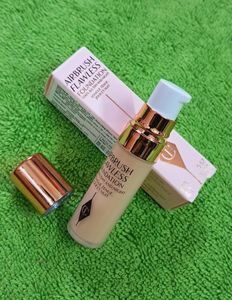 🧡Charlotte Tilbury Foundation🧡 Shade Natural 04