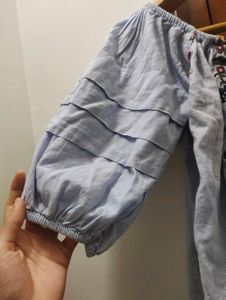 Floral Embroidered Top💙