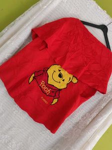 Winnie the Pooh Graphic Tee(cape)