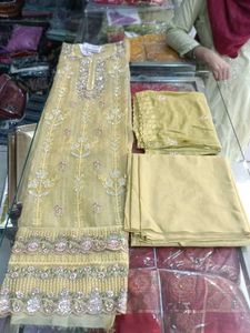 Elegant Pakistani Salwar Kameez Suit