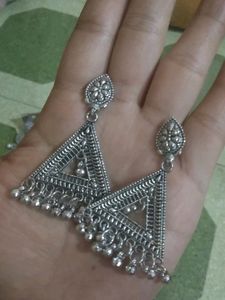 4 Earring