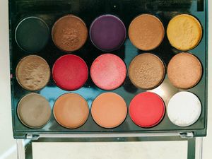 Huda Beauty Eye Shadow Pallette