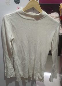 WHITE TURTLE NECK SWEATER