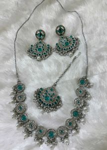 Elegant Silver-Tone Jewelry Set