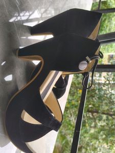 Black Heels (Valvet Material)