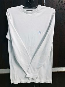White Round Neck 🧣 sweater
