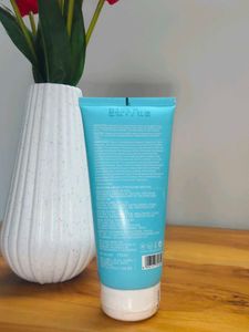 Dot &amp; Key Face Wash