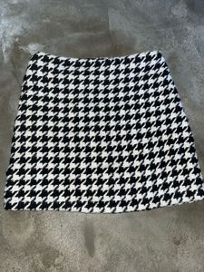 Dogtooth Patterned Mini Skirt
